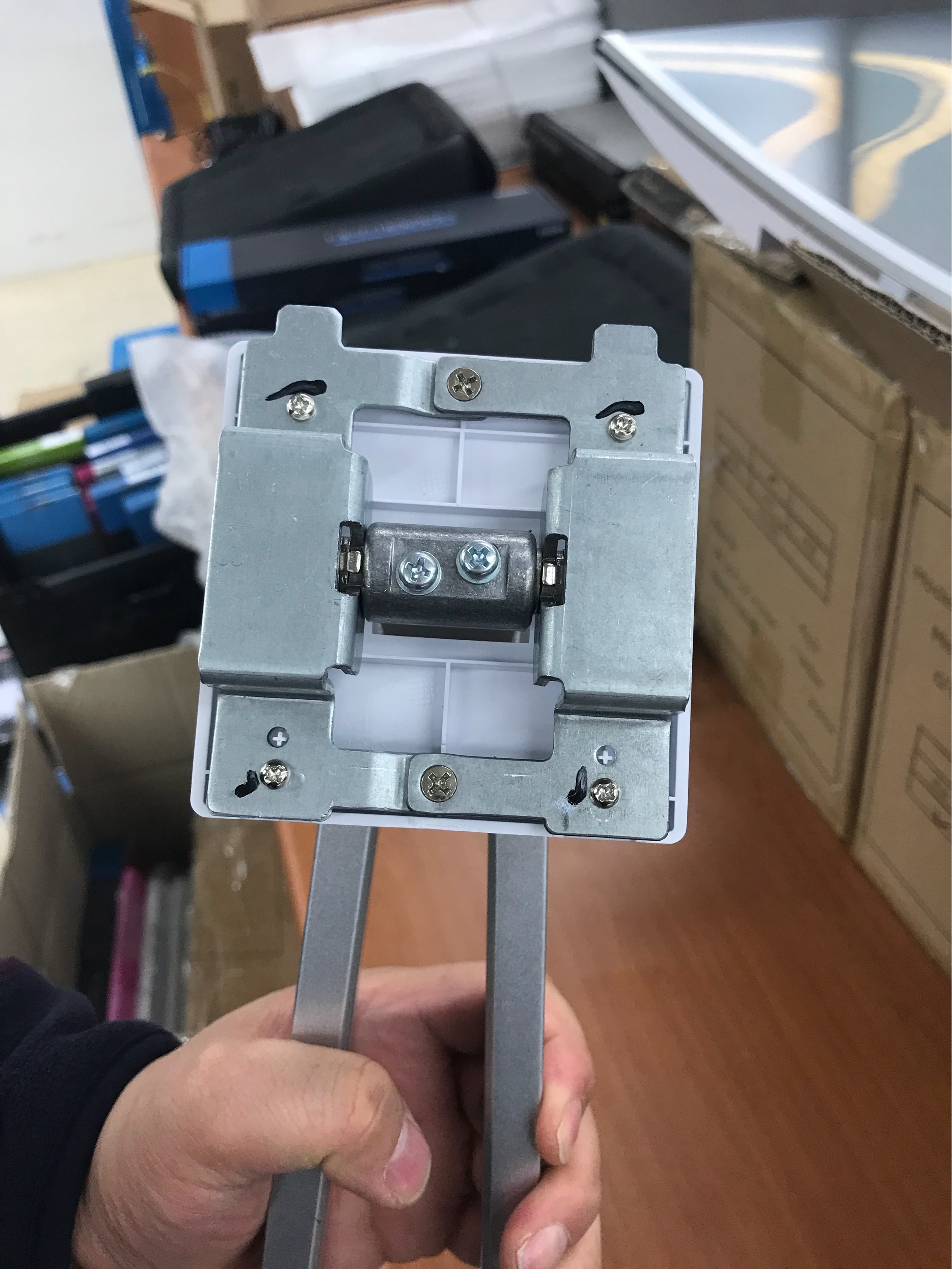 3257 / 2757C / 2754C /3298C / 2457C 스탠드 받침대 나사 조립 방법 입니다. : 질문과답변 : 한성컴퓨터  슈퍼스토어