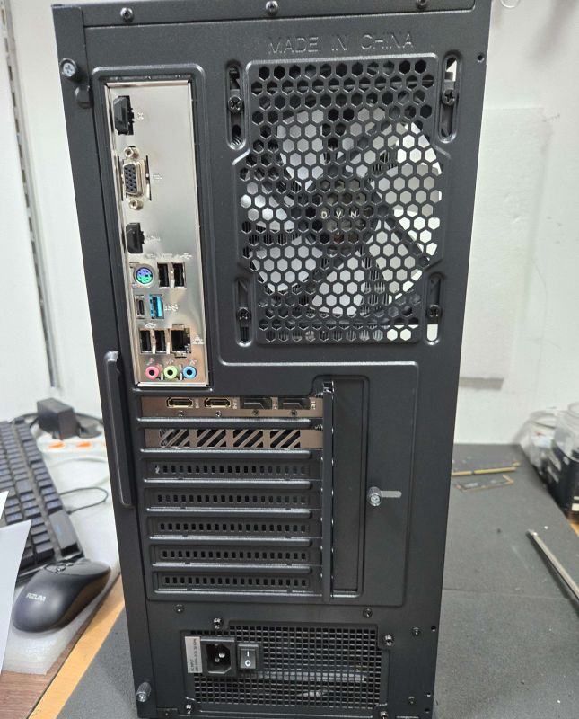 사진1 슈컴 견적조립PC (No.55134) : 인텔 코어i7-12세대 12700 엘더레이크 정품, GIGABYTE 지포스 RTX 4060 Ti WINDFORCE OC D6 8GB