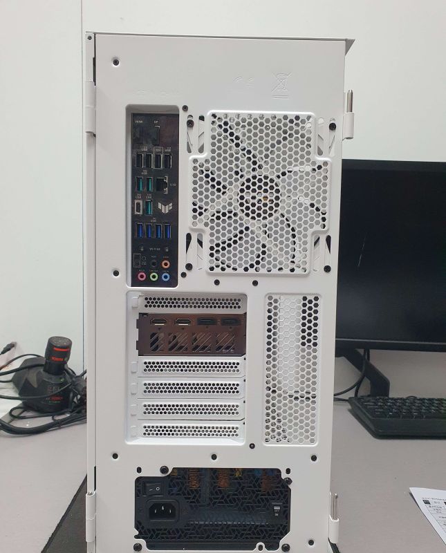조립PC견적 사진1 슈컴 견적조립PC (No.54186) : AMD 라이젠7-5세대 7800X3D 라파엘 멀티팩정품 , GIGABYTE 라데온 RX 9070 XT GAMING OC D6 16GB 제이씨현