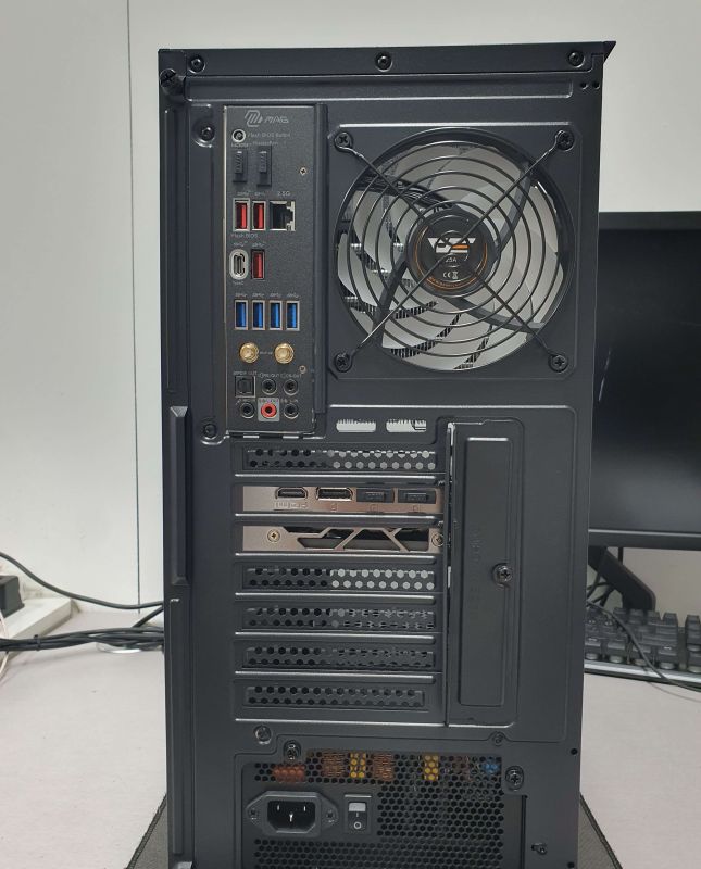 조립PC견적 사진1 슈컴 견적조립PC (No.54539) : AMD 라이젠7-5세대 7800X3D 라파엘 멀티팩정품 , MSI 지포스 RTX 5070 Ti 게이밍 트리오 OC D7 16GB 트라이프로져4
