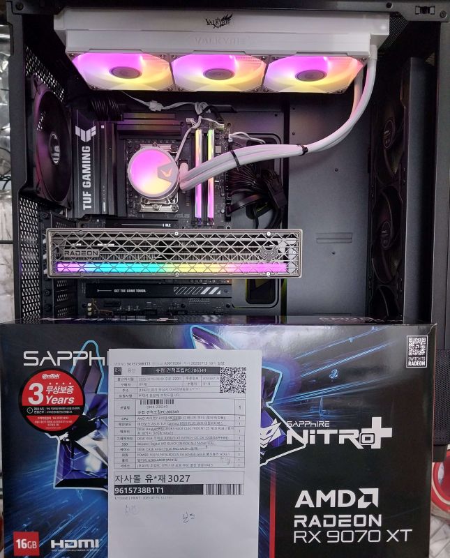 조립PC견적 사진1 AMD 라이젠7-6세대 9800X3D (그래니트 릿지) (멀티팩(정품)), SAPPHIRE 라데온 RX 9070 XT NITRO+ OC D6 16GB