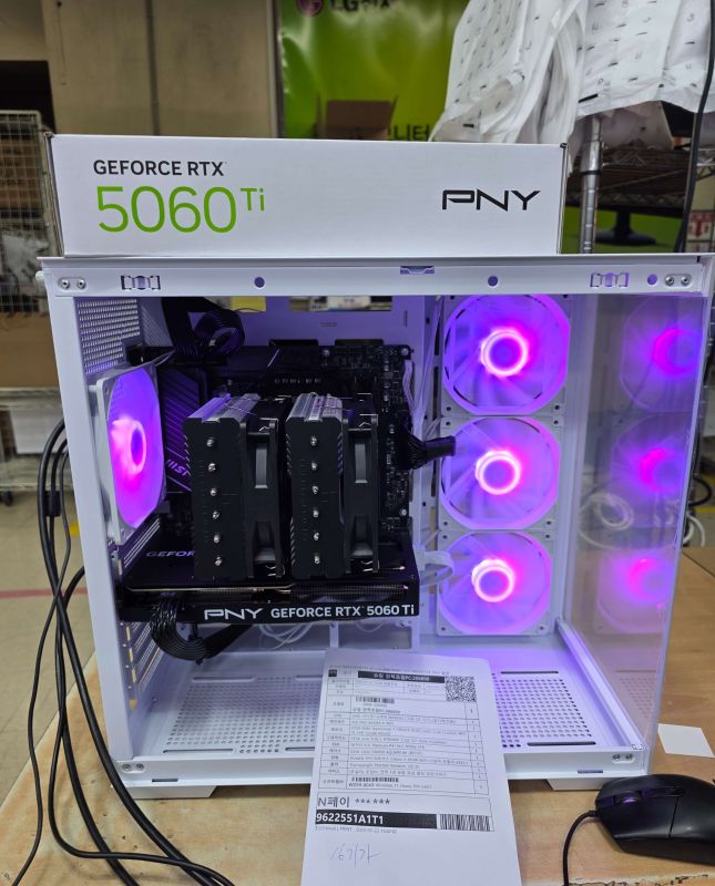 조립PC견적 사진1 AMD 라이젠7-6세대 9800X3D (그래니트 릿지) (멀티팩(정품)), [한성] PNY 지포스 RTX 5060 Ti OC D7 16GB Dual Fan
