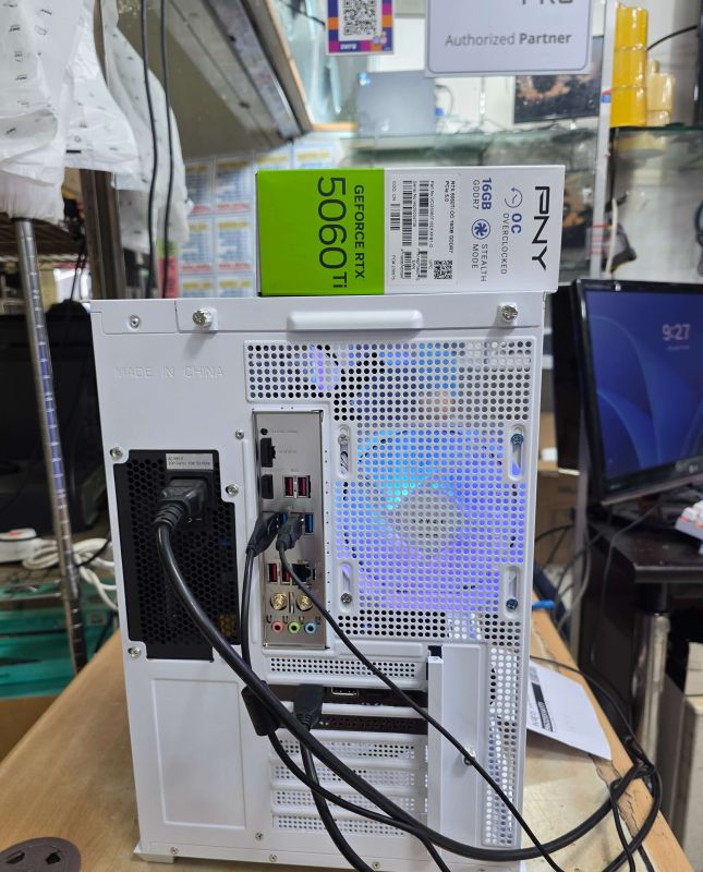 조립PC견적 사진2 AMD 라이젠7-6세대 9800X3D (그래니트 릿지) (멀티팩(정품)), [한성] PNY 지포스 RTX 5060 Ti OC D7 16GB Dual Fan
