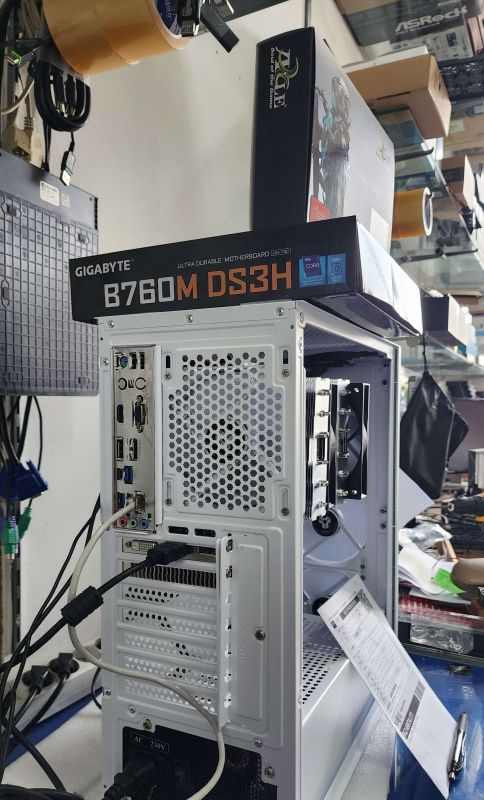 조립PC견적 사진2 인텔 코어i7-14세대 14700K (랩터레이크 리프레시) (정품), 액슬 라데온 RX 550 D5 4GB 에즈윈