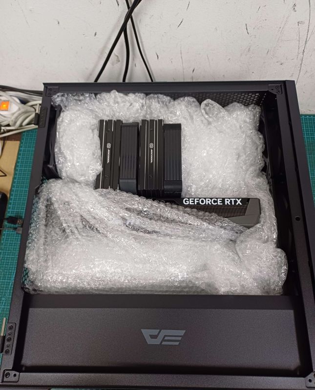 조립PC견적 사진4 AMD 라이젠7-5세대 7800X3D 라파엘 멀티팩정품 , MSI 지포스 RTX 5070 게이밍 트리오 OC D7 12GB 트라이프로져4
