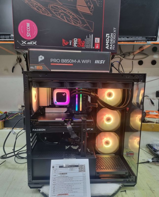 조립PC견적 사진1 AMD 라이젠7-5세대 7800X3D 라파엘 멀티팩정품 , XFX 라데온 RX 9060 XT SWIFT DUAL OC D6 16GB