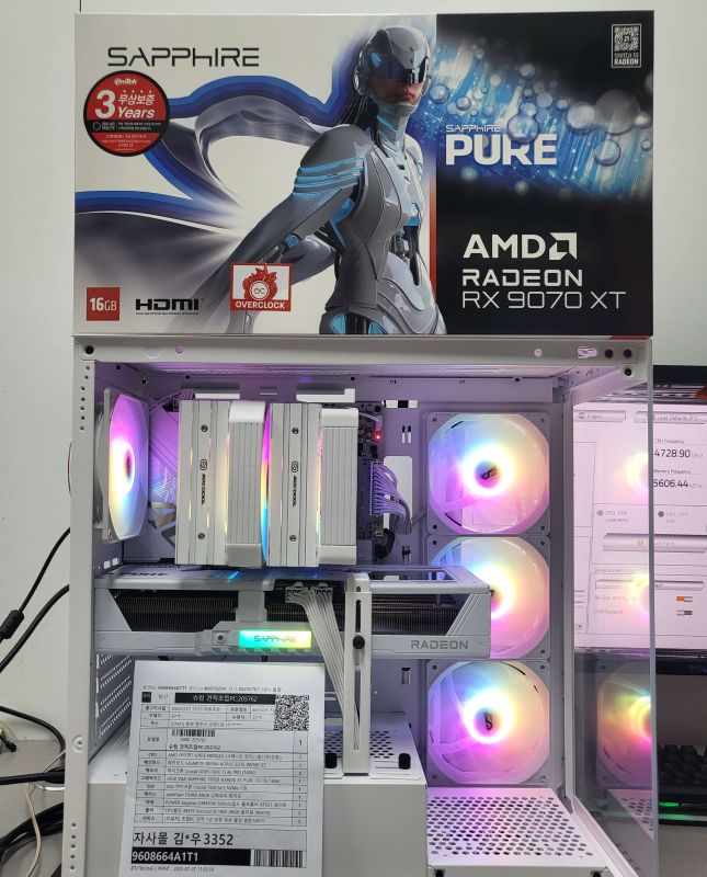 조립PC견적 사진2 AMD 라이젠7-6세대 9800X3D (그래니트 릿지) (멀티팩(정품)), SAPPHIRE 라데온 RX 9070 XT PURE OC D6 16GB