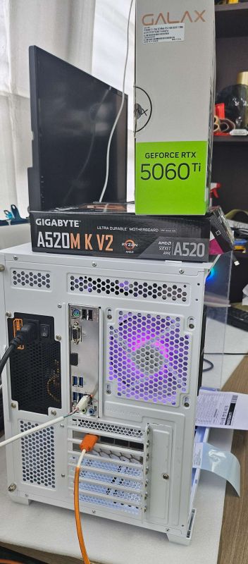 조립PC견적 사진2 AMD 라이젠5-4세대 5600 버미어 멀티팩정품 (쿨러포함), 갤럭시 GALAX 지포스 RTX 5060 Ti WHITE OC D7 8GB