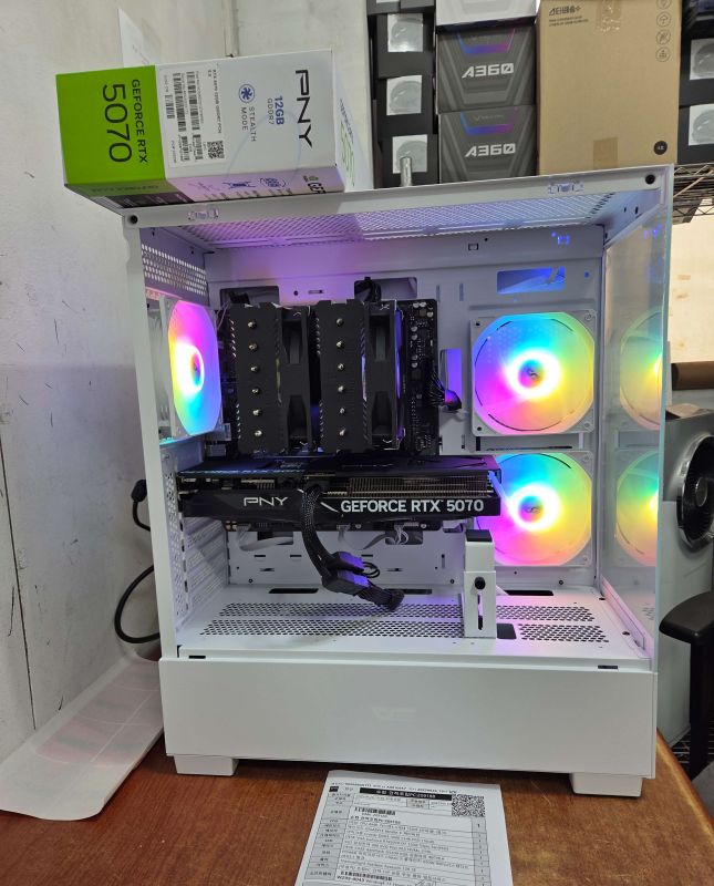 조립PC견적 사진1 AMD 라이젠5-5세대 7500F (라파엘) (벌크), [한성] PNY GeForce RTX 5070 D7 12GB Triple Fan