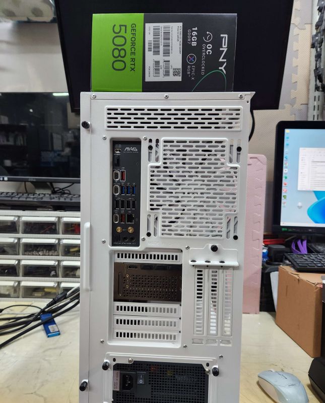 조립PC견적 사진1 AMD 라이젠9-6세대 9950X3D (그래니트 릿지) (멀티팩(정품)), [한성] PNY GeForce RTX 5080 ARGB EPIC-X RGB OC D7 16GB Triple Fan
