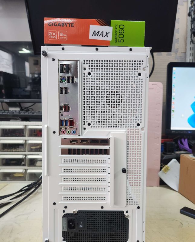 조립PC견적 사진3 AMD 라이젠5-5세대 7500F (라파엘) (벌크), GIGABYTE 지포스 RTX 5060 WINDFORCE MAX OC D7 8GB 제이씨현