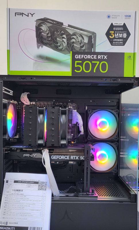 조립PC견적 사진3 인텔 코어i7-14세대 14700KF (랩터레이크 리프레시) (정품), [한성] PNY GeForce RTX 5070 D7 12GB Triple Fan