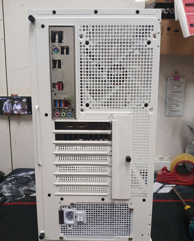 조립PC견적 사진1 AMD 라이젠5-6세대 9600X (그래니트 릿지) (멀티팩(정품)), GIGABYTE 지포스 RTX 5060 WINDFORCE MAX OC D7 8GB 제이씨현