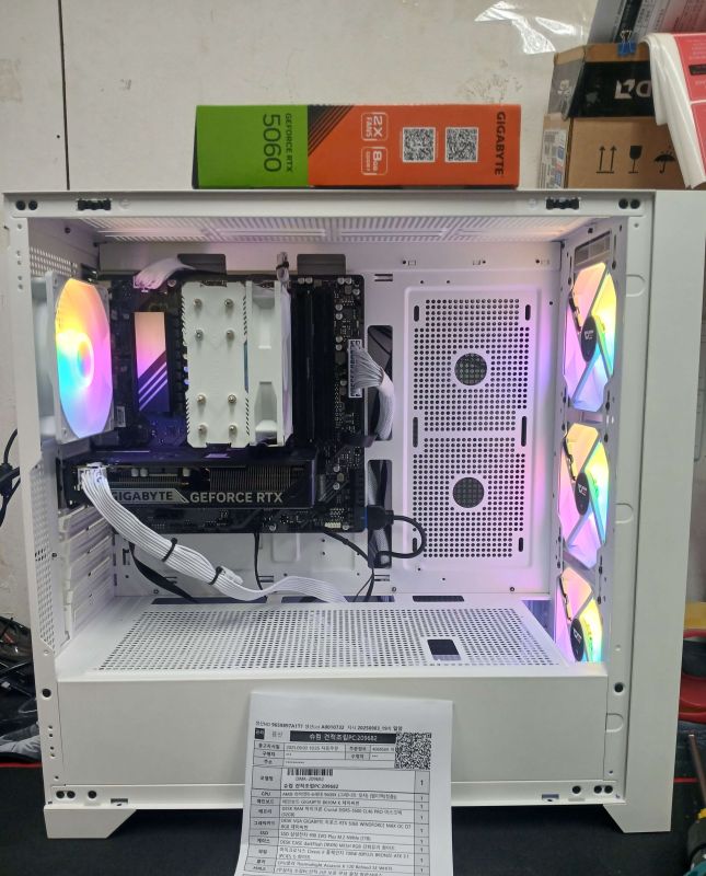 조립PC견적 사진2 AMD 라이젠5-6세대 9600X (그래니트 릿지) (멀티팩(정품)), GIGABYTE 지포스 RTX 5060 WINDFORCE MAX OC D7 8GB 제이씨현
