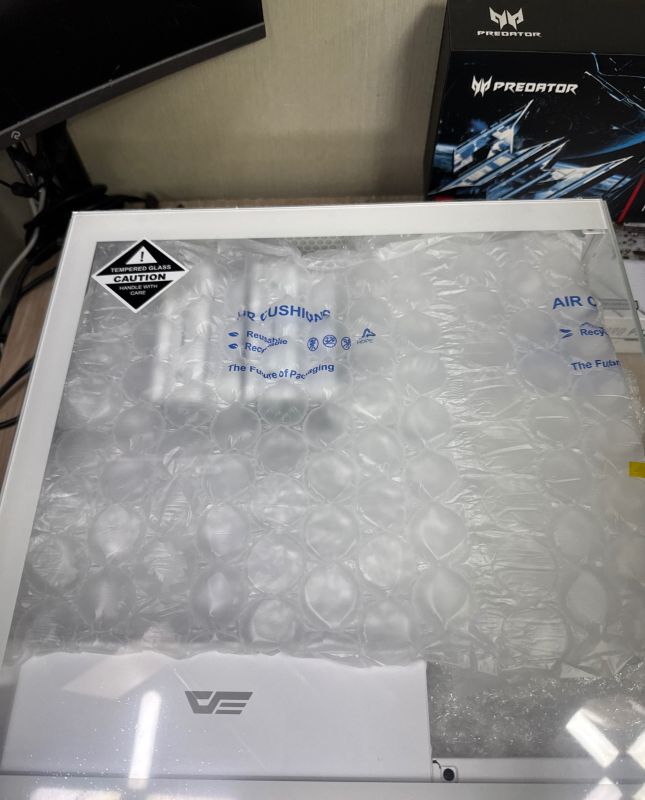 조립PC견적 사진4 AMD 라이젠7-6세대 9800X3D (그래니트 릿지) (멀티팩(정품)), [한성] 에이서 PREDATOR 라데온 RX 9070 XT BiFrost OC WHITE D6 16GB