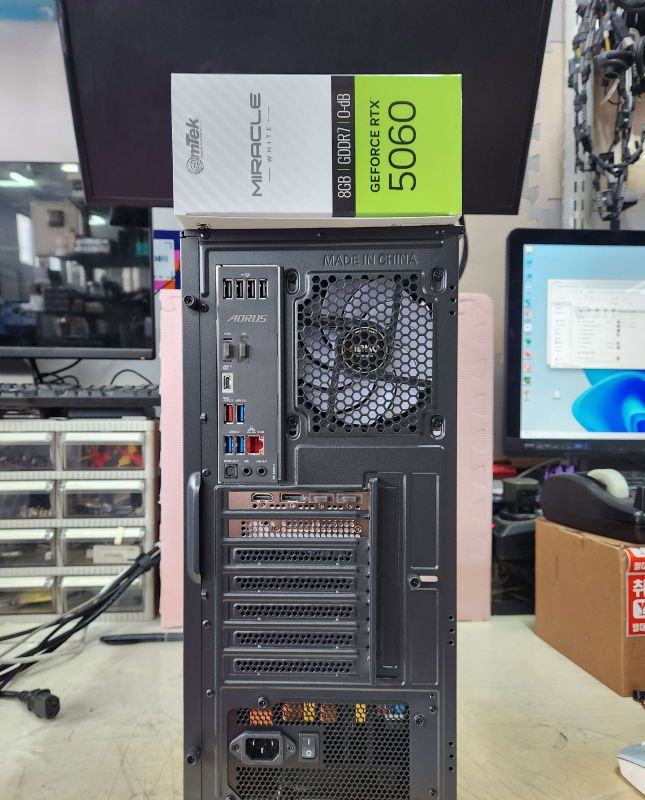 조립PC견적 사진1 인텔 코어i7-14세대 14700F (랩터레이크 리프레시) (벌크), 이엠텍 지포스 RTX 5060 MIRACLE WHITE D7 8GB