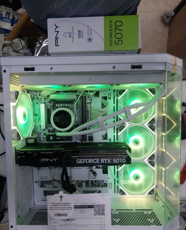 조립PC견적 사진1 인텔 코어i5-13세대 13600KF (랩터레이크) (벌크), [한성] PNY GeForce RTX 5070 OC D7 12GB Triple Fan