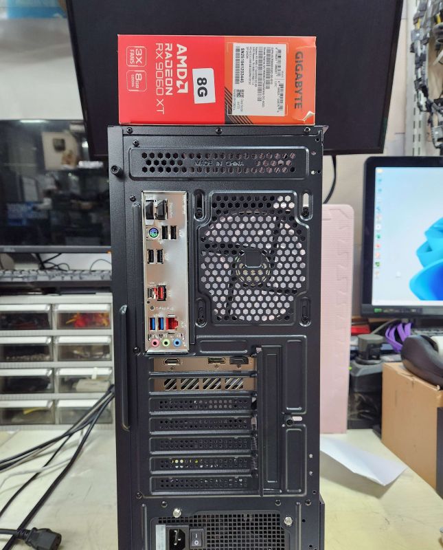 조립PC견적 사진3 AMD 라이젠5-5세대 7500F 라파엘 멀티팩정품 (쿨러포함), GIGABYTE 라데온 RX 9060 XT Gaming OC D6 8GB 제이씨현