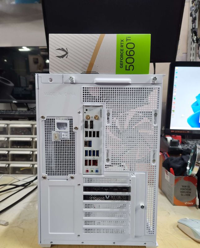 조립PC견적 사진3 AMD 라이젠7-5세대 7800X3D 라파엘 멀티팩정품 , ZOTAC GAMING 지포스 RTX 5060 Ti Twin Edge OC White D7 16GB