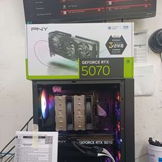 AMD 라이젠7-5세대 7800X3D 라파엘 멀티팩정품 , [한성] PNY GeForce RTX 5070 OC D7 12GB Triple Fan