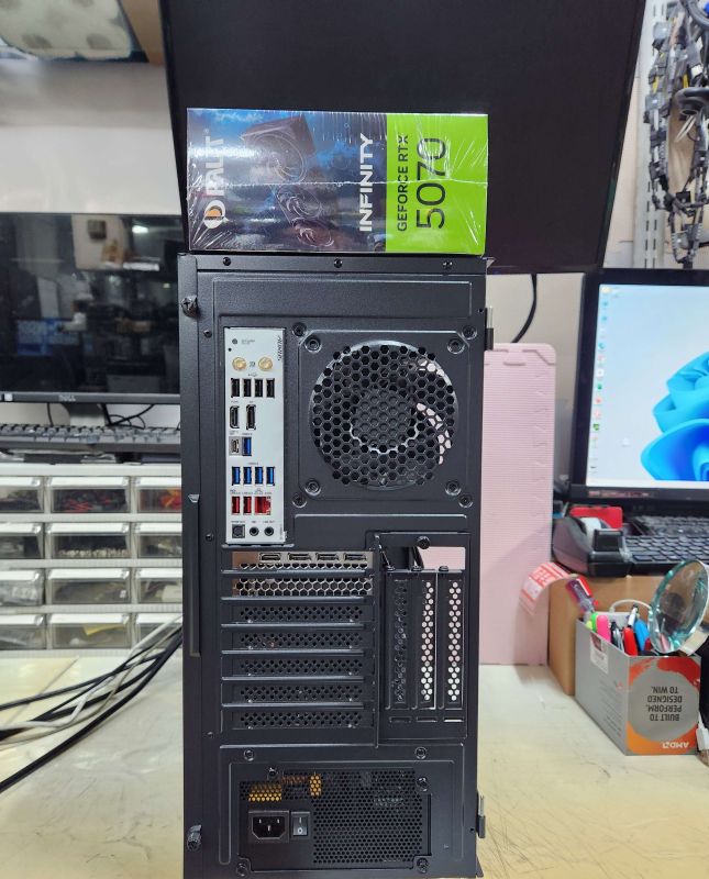 조립PC견적 사진1 AMD 라이젠7-5세대 7800X3D 라파엘 멀티팩정품 , PALIT 지포스 RTX 5070 Infinity 3 D7 12GB 이엠텍