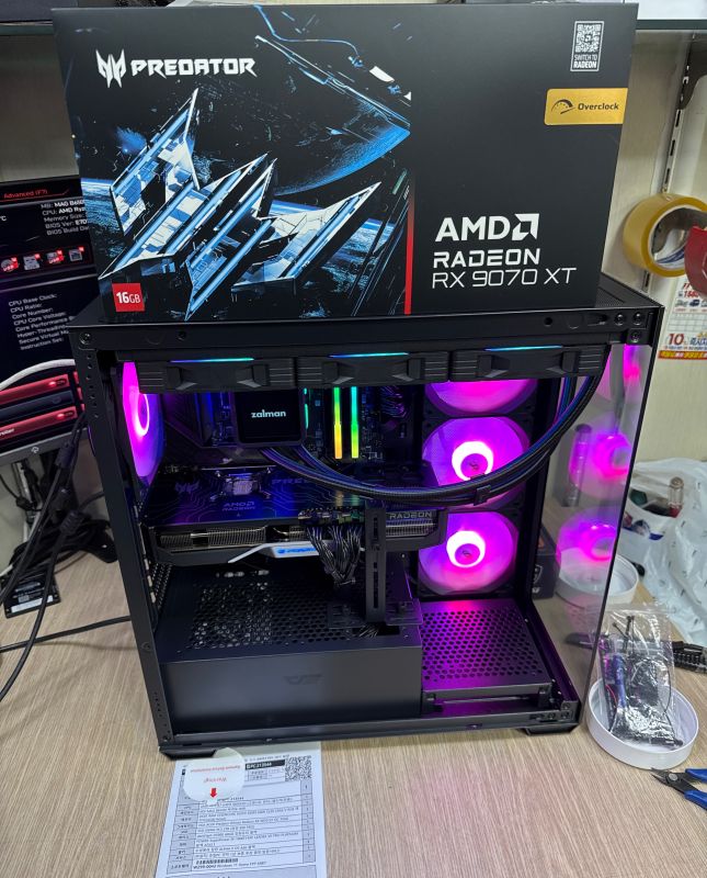 조립PC견적 사진1 AMD 라이젠7-6세대 9800X3D (그래니트 릿지) (멀티팩(정품)), [한성] 에이서 PREDATOR 라데온 RX 9070 XT BiFrost OC D6 16GB