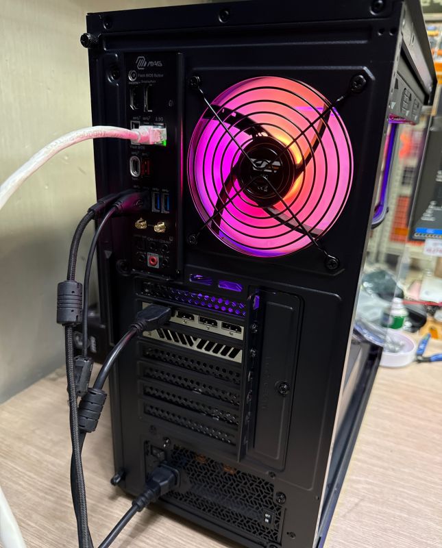 조립PC견적 사진2 AMD 라이젠7-6세대 9800X3D (그래니트 릿지) (멀티팩(정품)), [한성] 에이서 PREDATOR 라데온 RX 9070 XT BiFrost OC D6 16GB