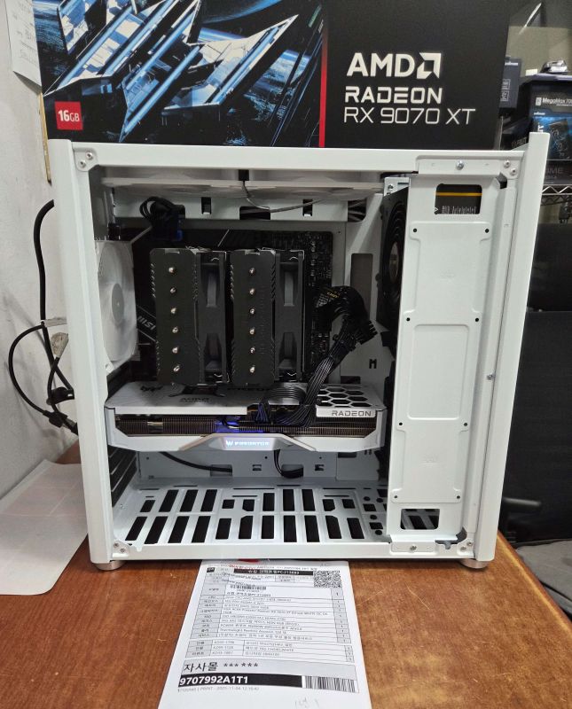 조립PC견적 사진1 AMD 라이젠7-5세대 7800X3D 라파엘 멀티팩정품 , [한성] 에이서 PREDATOR 라데온 RX 9070 XT BiFrost OC WHITE D6 16GB