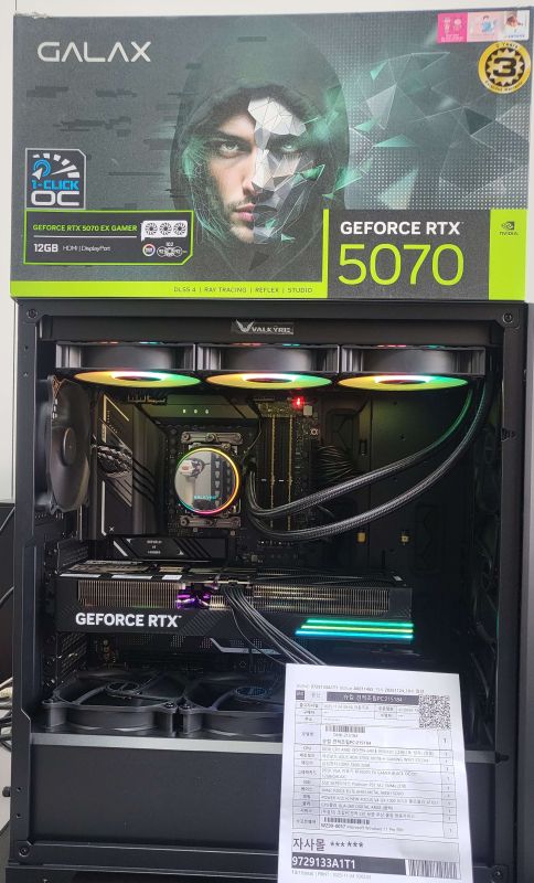 조립PC견적 사진1 AMD 라이젠9-6세대 9950X3D (그래니트 릿지) (정품), 갤럭시 GALAX 지포스 RTX 5070 EX GAMER BLACK OC D7 12GB