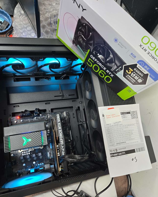 조립PC견적 사진2 AMD 라이젠5-5세대 7400F (라파엘) (멀티팩 정품), [한성] PNY 지포스 RTX 5060 OC D7 8GB Dual Fan