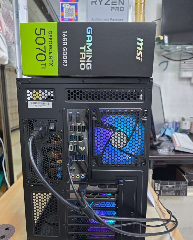 조립PC견적 사진2 AMD 라이젠7-6세대 9800X3D (그래니트 릿지) (멀티팩(정품)), MSI 지포스 RTX 5070 Ti 게이밍 트리오 OC D7 16GB 트라이프로져4