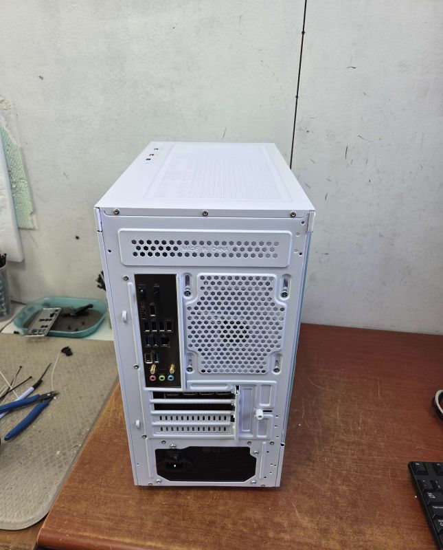 조립PC견적 사진4 AMD 라이젠5-5세대 7600X 라파엘 멀티팩 정품, PNY 지포스 RTX5060 Ti OC D7 16GB Dual Fan