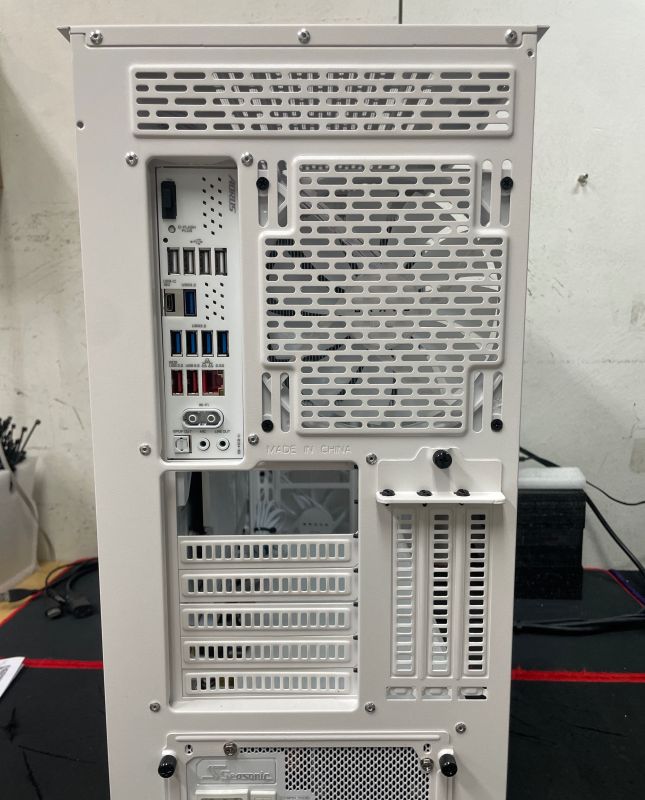 조립PC견적 사진3 AMD 라이젠7-6세대 9800X3D (그래니트 릿지) (멀티팩(정품)), MSI 지포스 RTX 5080 게이밍 트리오 OC D7 16GB 트라이프로져4