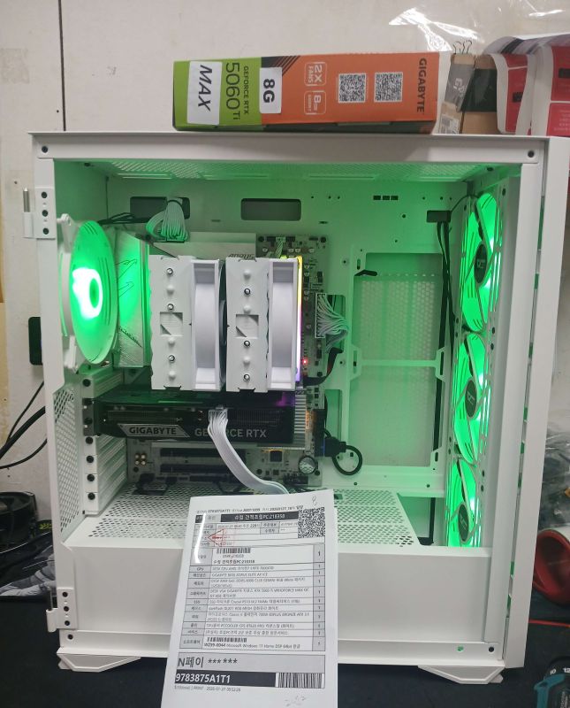 조립PC견적 사진1 AMD 라이젠7-5세대 7800X3D 라파엘 멀티팩정품 , GIGABYTE 지포스 RTX 5060 Ti WINDFORCE MAX OC D7 8GB 제이씨현