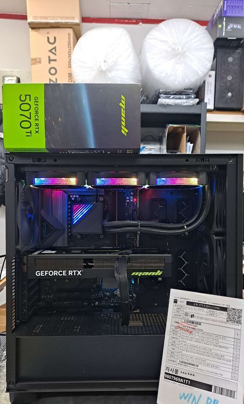 조립PC견적 사진2 AMD 라이젠9-6세대 9950X3D (그래니트 릿지) (멀티팩(정품)), MANLI 지포스 RTX 5070 Ti Nebula D7 16GB 대원씨티에스