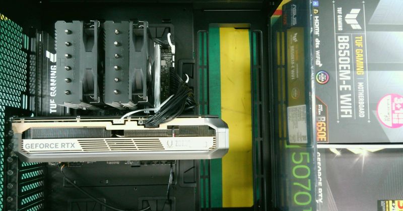 조립PC견적 사진1 AMD 라이젠7-5세대 7800X3D 라파엘 멀티팩정품 , ZOTAC GAMING 지포스 RTX 5070 Ti AMP Extreme Infinity D7 16GB