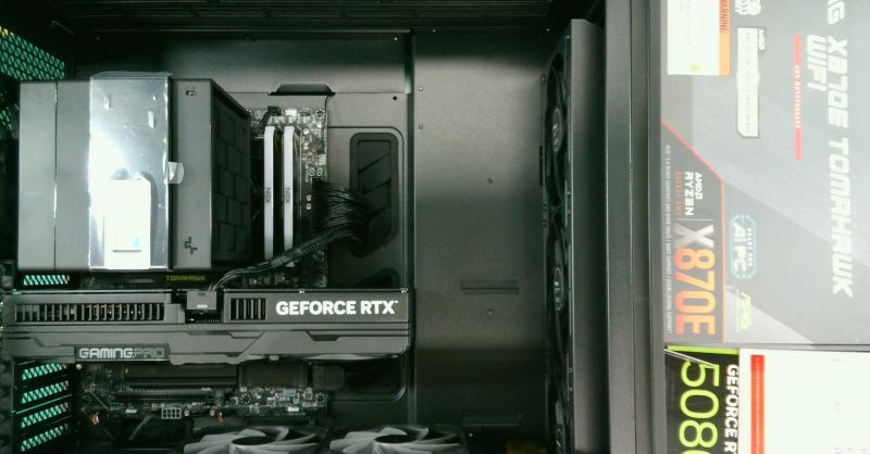 조립PC견적 사진1 AMD 라이젠9-6세대 9950X3D (그래니트 릿지) (멀티팩(정품)), PALIT 지포스 RTX 5080 GAMINGPRO D7 16GB 이엠텍