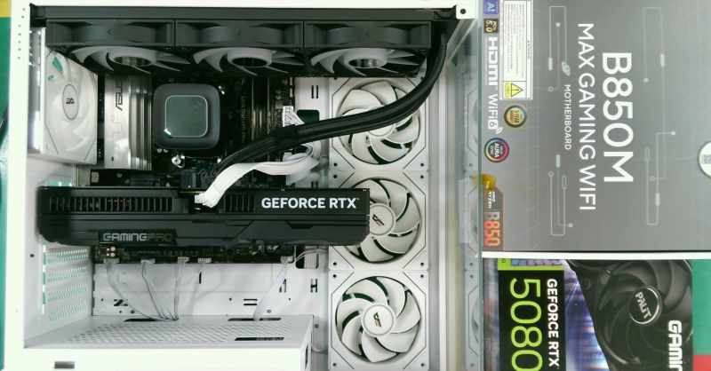 조립PC견적 사진1 AMD 라이젠7-6세대 9700X (그래니트 릿지) (멀티팩(정품)), PALIT 지포스 RTX 5080 GAMINGPRO D7 16GB 이엠텍