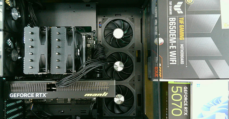 조립PC견적 사진1 AMD 라이젠7-5세대 7800X3D 라파엘 멀티팩정품 , MANLI 지포스 RTX 5070 Nebula D7 12GB Dual Fan 대원씨티에스