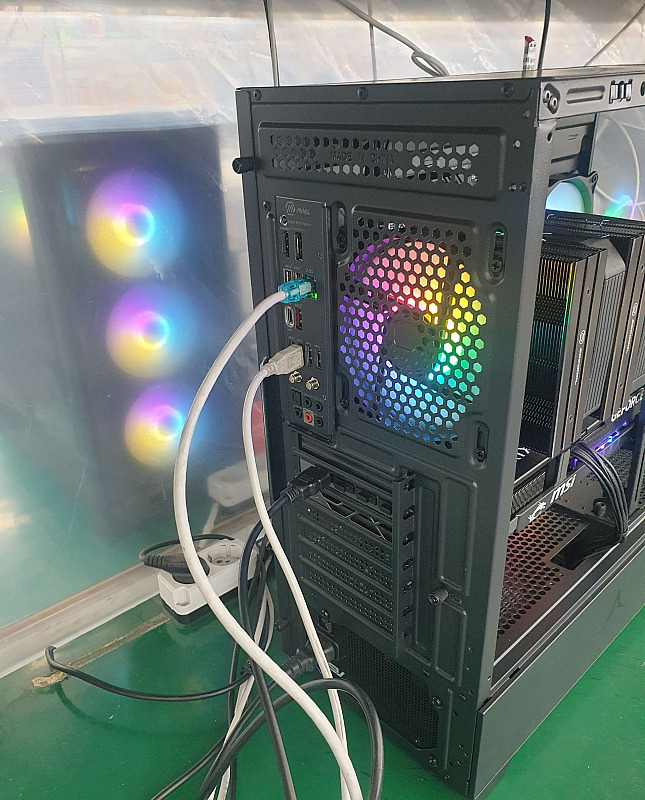 조립PC견적 사진2 AMD 라이젠7-5세대 7800X3D 라파엘 멀티팩정품 , MSI 지포스 RTX 5070 게이밍 트리오 OC D7 12GB 트라이프로져4