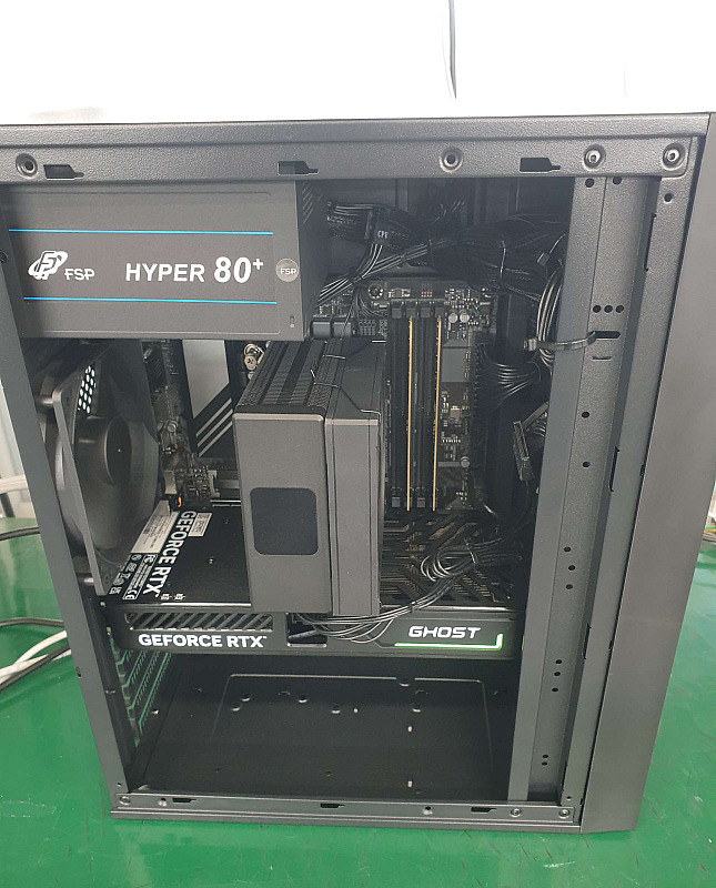 조립PC견적 사진3 인텔 코어i7-12세대 12700KF (엘더레이크) (정품), GAINWARD 지포스 RTX 5050 고스트 D6 8GB