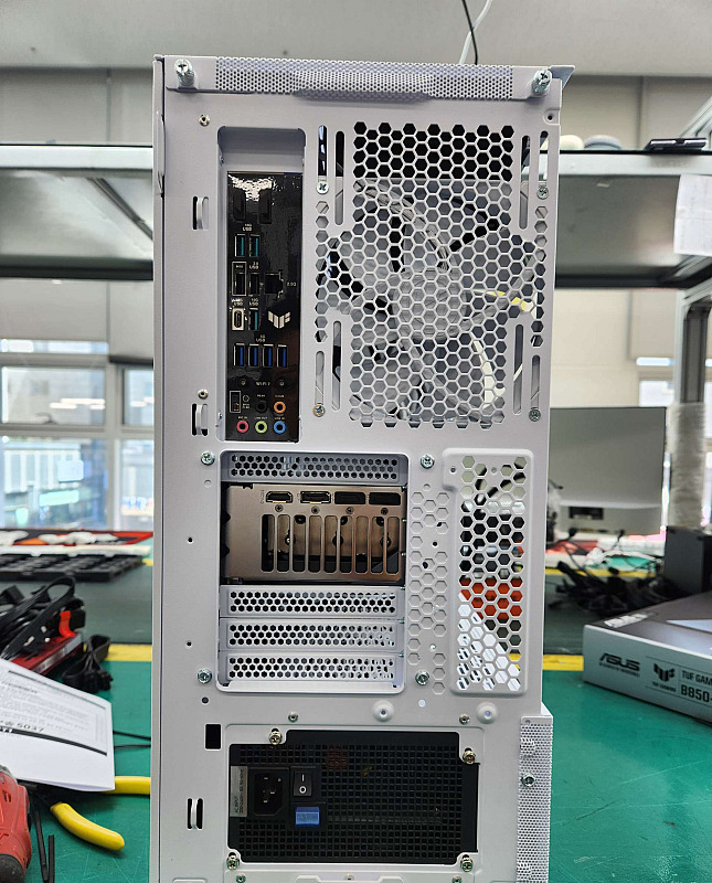 조립PC견적 사진2 AMD 라이젠7-6세대 9800X3D (그래니트 릿지) (멀티팩(정품)), GIGABYTE 지포스 RTX 5080 GAMING OC D7 16GB 제이씨현