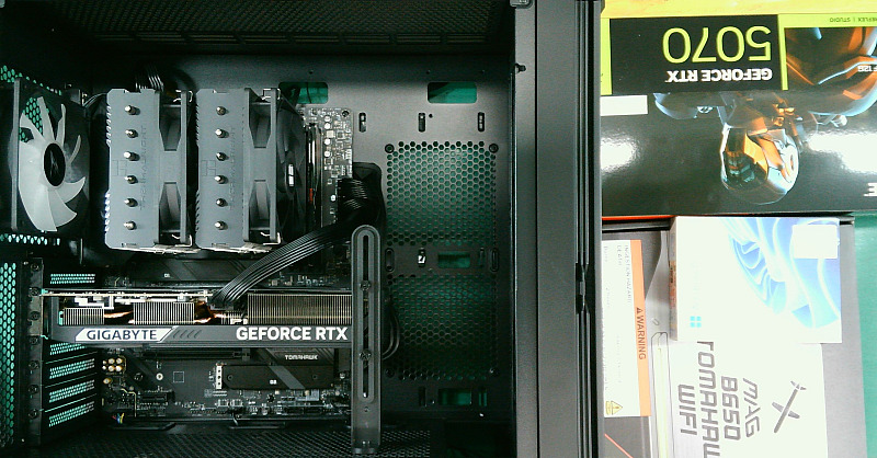 조립PC견적 사진1 AMD 라이젠7-5세대 7800X3D 라파엘 멀티팩정품 , GIGABYTE 지포스 RTX 5070 WINDFORCE OC SFF D7 12GB 피씨디렉트