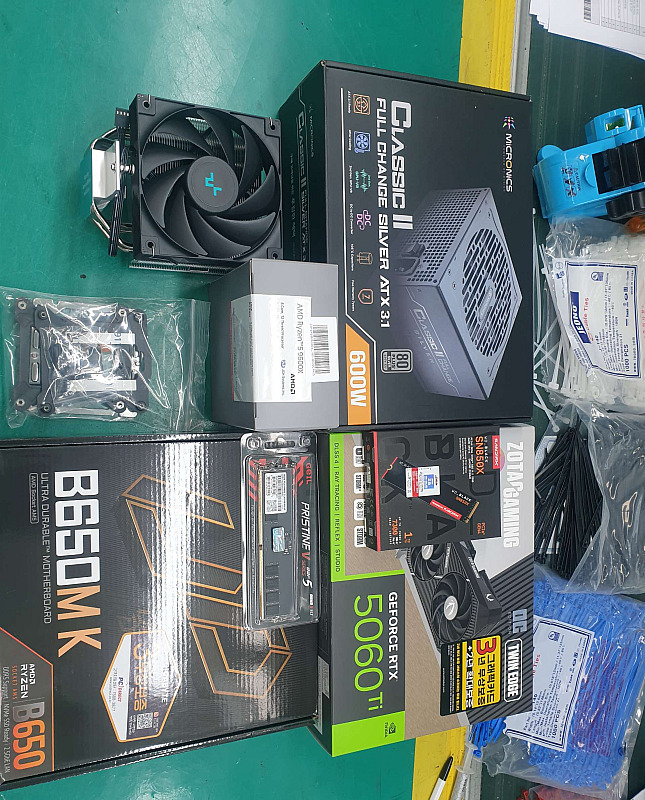 조립PC견적 사진1 AMD 라이젠5-6세대 9600X (그래니트 릿지) (멀티팩(정품)), ZOTAC GAMING 지포스 RTX 5060 Ti Twin Edge OC D7 8GB