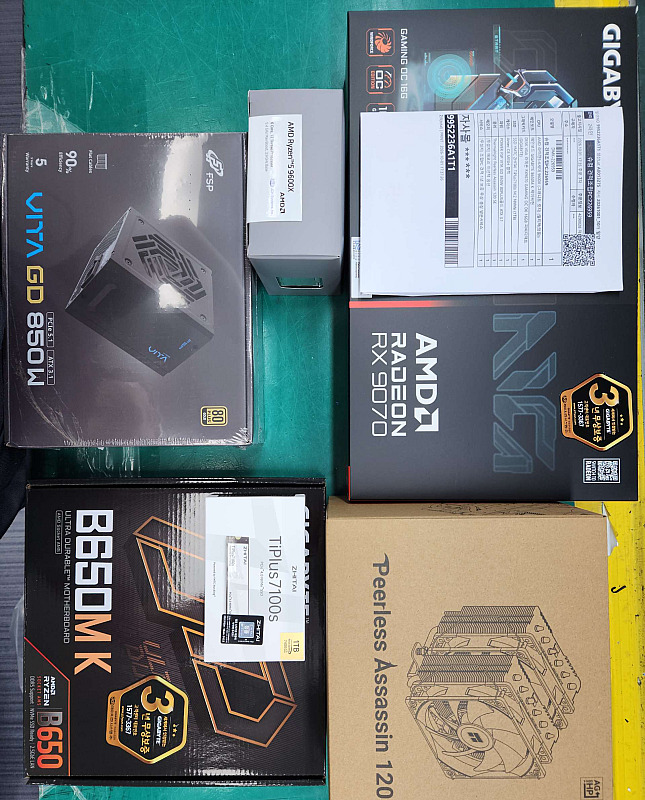 조립PC견적 사진1 AMD 라이젠5-6세대 9600X (그래니트 릿지) (멀티팩(정품)), GIGABYTE 라데온 RX 9070 GAMING OC D6 16GB 피씨디렉트