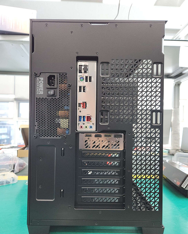 조립PC견적 사진2 AMD 라이젠5-6세대 9600X (그래니트 릿지) (멀티팩(정품)), GIGABYTE 라데온 RX 9070 GAMING OC D6 16GB 피씨디렉트